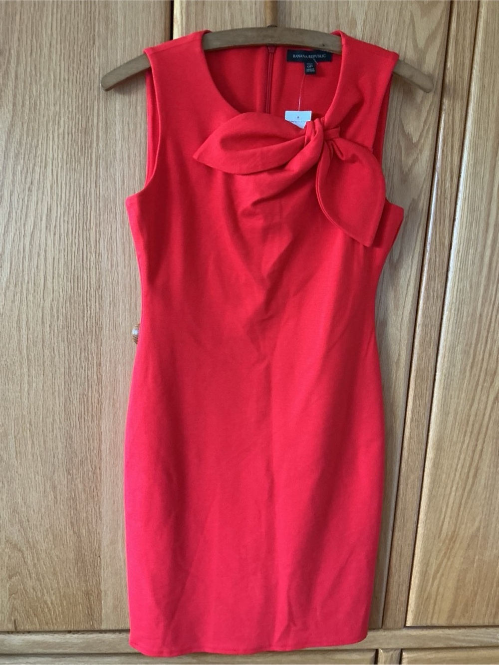 Banana Republic Red Sleeveless Bow-Accent Sheath Dress